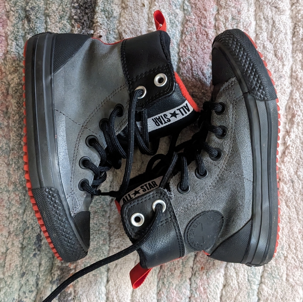 Boys / junior Converse Chuck Taylor All Star High Top Thunder/Signal